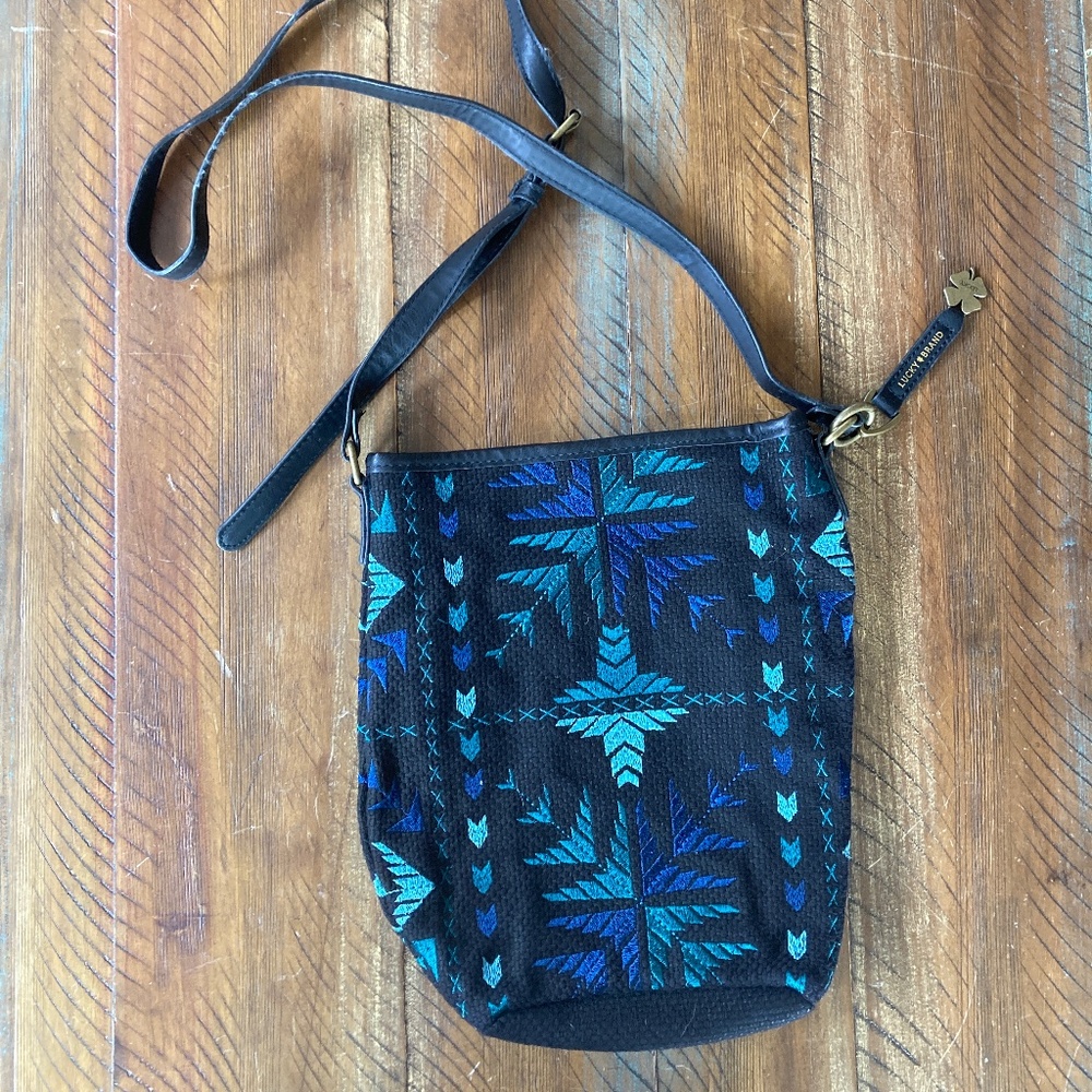 Women’s Lucky Brand Bucket Crossbody Bag Embroidered - Picture 3 of 8